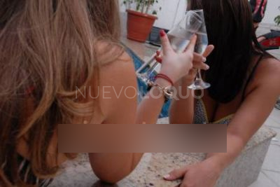  DOS CHICAS BOMBAS EN SEVILLA...