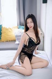 LINDA EN BARCELONA JOVEN ASIATICA ACOMPAÑANTE