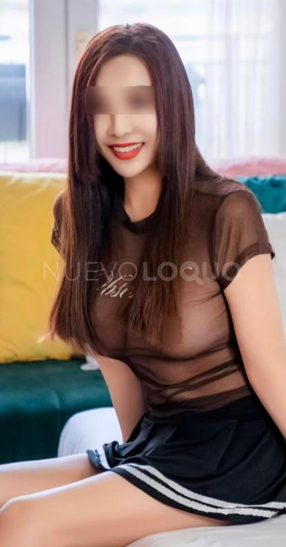  JOVEN ORIENTAL EN BARCELONA CENTRO