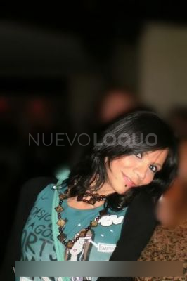  Travesti  illa  aparti de  rosas , Te darei  Una Surpresa   Interessante .