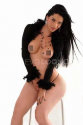 TRANS REALMENTE GUAPA MUCHO MEJOR EN PERSONA RISIMA 
