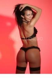 TRAVESTI  MUY APART  rosas INTERESANTE..
