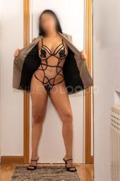 Kenza. Bella mujer con auteticas curvas , te ofrezco un momento unico.