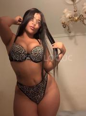 Guapa encantadora carismatica latina