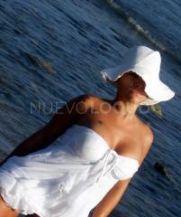 española totalmente  muy femenina tal cual como en las fotos %
