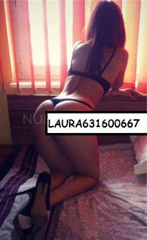  LAURA SENSUAL Y ATRACTIVA