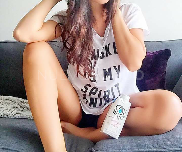  Chica joven,guapa quedo esporadicamente