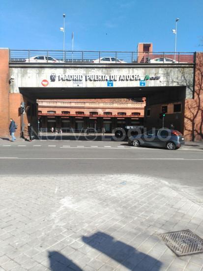  ......   POR rosas A MENOS DE  metros ESTACIÓN ATOCHA  horas 