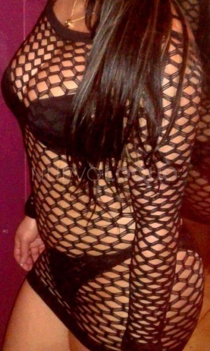   guapa y atenta