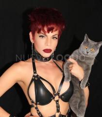 YANET !! IMPRESIONANTE TRAVESTI 