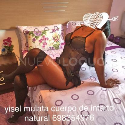  Yisel latina morenaza súper 
