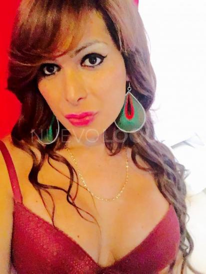 Guapa femenina cañera  h