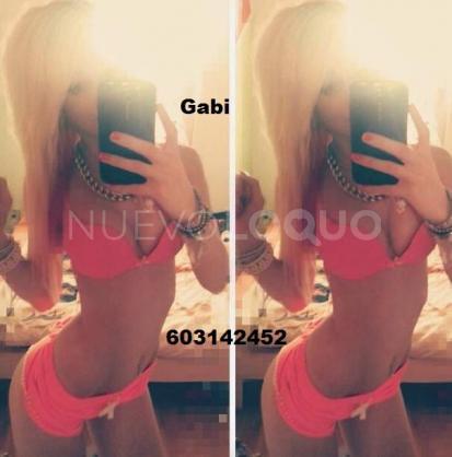  RUBIA  GABI ESPAÑOLA FOTO REAL TAMBIÉN   rosas LA HORA