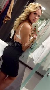 Cloe y femenina cañera y muy caliente!!