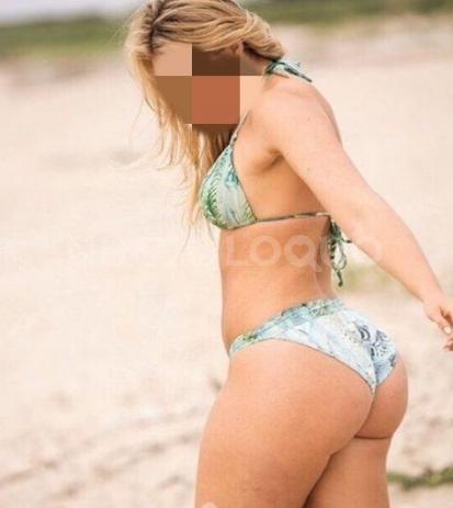  Bella rubia   en piso 