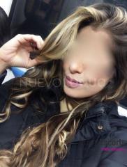 NUEVA MODELO UNIVERSITARIA.  PECHO NATURAL. INICIANDOME.