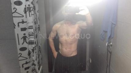 Chico atractivo y sano