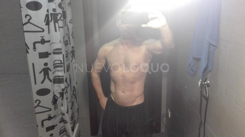  Chico atractivo y sano