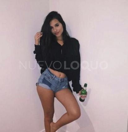  Larisa: y Morena joven y muy y