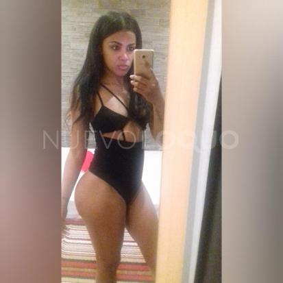  ALESSIA IMPLICADA CON GANAS joven guapa
