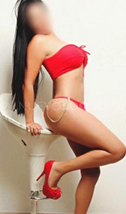  Monica: traviesa joven colombiana con un cuerpo muy ardiente