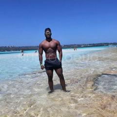 MORENASO fitness acompañante boy