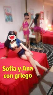 FELIZ Año Nuevo.Asiaticas as chicas nuevas con   .besos con langua .Beso