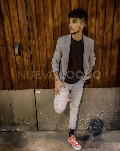 Se ofrece acompañante para mujeres maxima seriedad