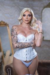 más guapa en persona