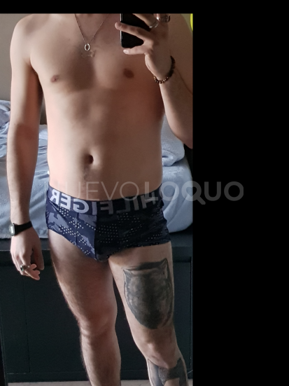  Chico de  añitos estudiante dispuesto a todo con mujeres