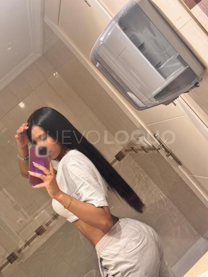  VALERY Pura atracción