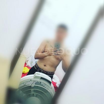  Latino versatil dispuesto a todo