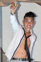 BRANDON SENSUAL ESTUDIANTE DE PASO