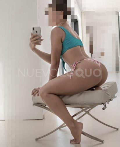   POR FIN DE AÑO DOS CHICAS Y  UNA