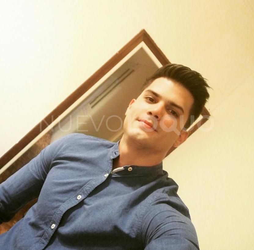  Chico acompañante latino de  años