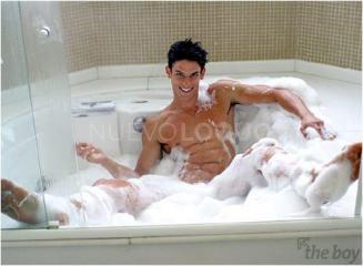 SER BAÑADO ES LA BOMBA