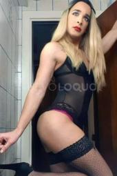 nataha caliente latina femenina
