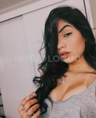 Sandra juguetona cariñosa atención a las parejas  