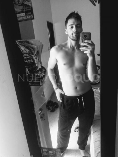  Jóven guapo () ofrece masajes relajantes y   duro