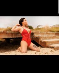 Eva hermosa sensual  e implicada