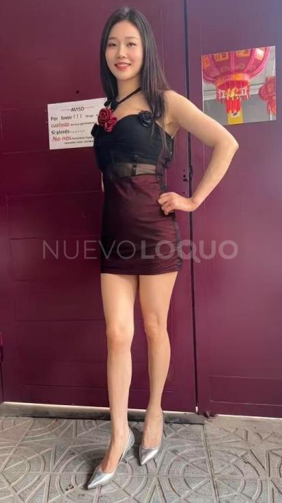  Atractiva asiática guapa y simpática
