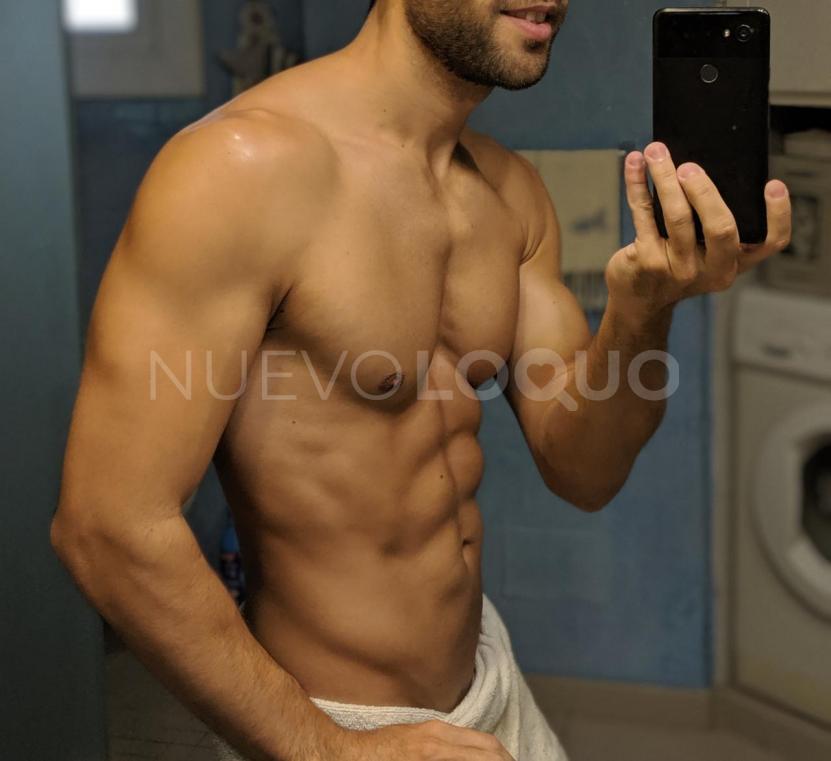  Gustavo chico de ojos verdes y cuerpo atlético en Barcelona