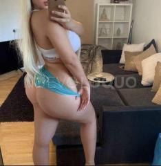 Somos  amigas Rubia y morena
