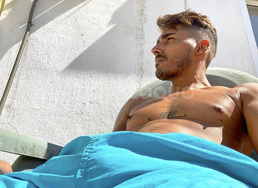  JOVEN SOLITO TE ESPERA PARA DESFRUTAR