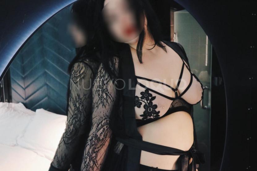  LUCÍA Y, ESTETICIÉN EN PARO. MUY CARIÑOSA.