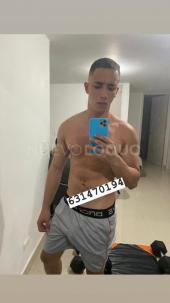 Máximo y Austin , latinos   y muy , venezolanos.