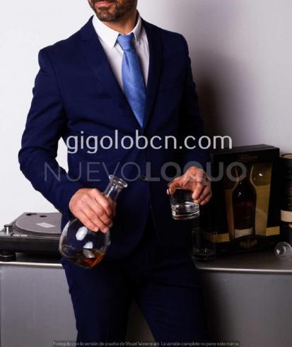  Chico de compañía para damas selectas y parejas exclusivas