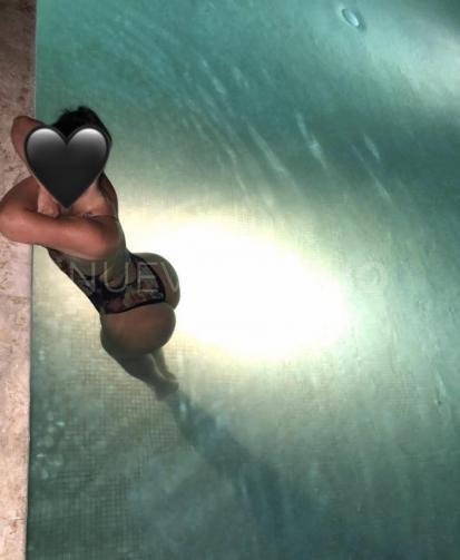  Hola amores soy kandy ardiente dominicana con curvas
