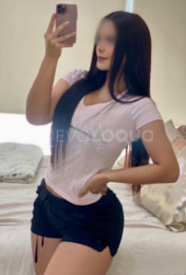 SELENA soy una acompañante colombiana de  años