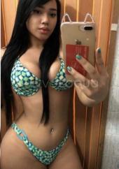 Novedad hermosa morena latina
